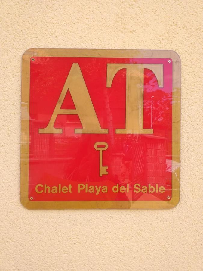 Chalet Playa Del Sable Hinojedo Exterior photo